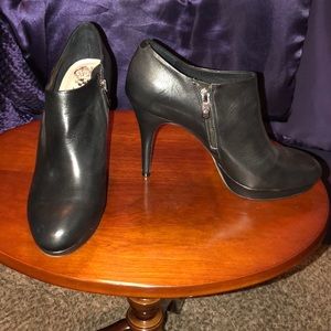 BRAND NEW- Vince Camuto’s Leather Ankle Boots